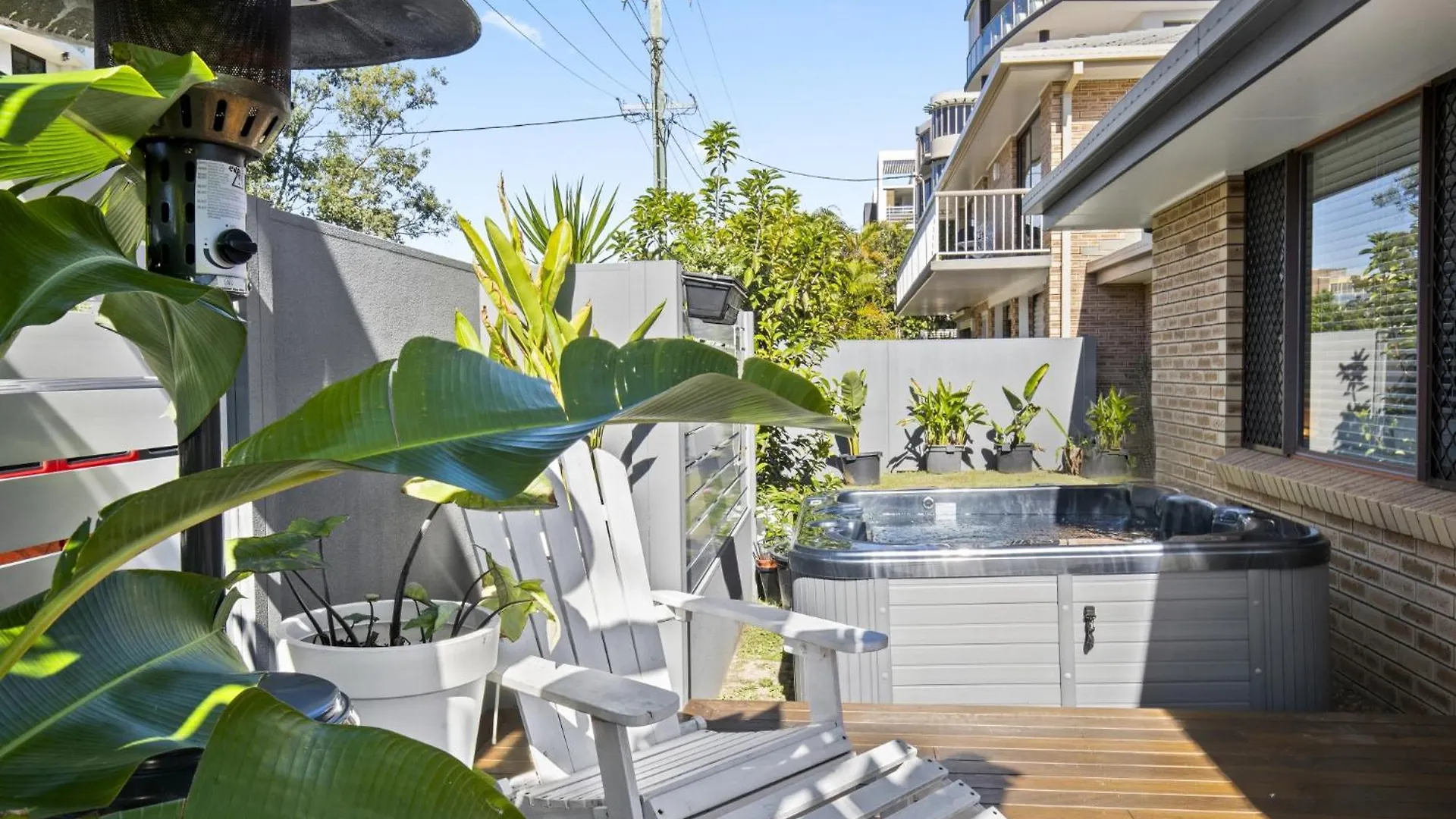 Caravan, Boat & Pet Friendly - Right On The Border Tweed Heads 0*,  Australia